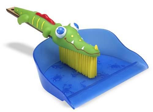augie-alligator-kids-dustpan-brush-melissa-and-doug-33.png