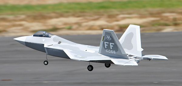 f22-raptor-fighter-jet-remote-control-rc-electric-airplane-w-brushless-motor-6-ch-remote-control-66.png