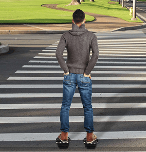 hovershoes-hoverboard-electric-scooter-reaches-speeds-to-15mph-4.png