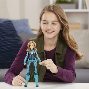 marvel-captain-marvel-starforce-super-hero-doll-with-helmet-accessory-45.png
