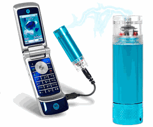 plugnpower-emergency-cell-phone-charger-powers-phones-ipod-and-pda-s-too-uses-1-aa-52.png