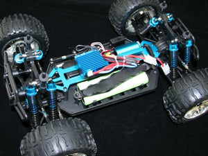 rc-remote-control-esc-monster-truck-w-brushless-motor-is-almost-as-fast-as-nitro-63.png