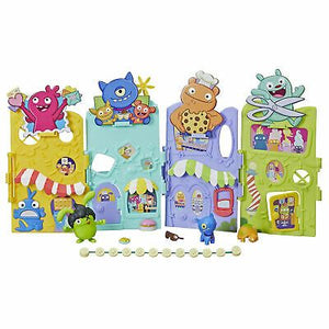 uglydolls-uglyville-unfolded-main-street-playset-and-portable-tote-3-figures-35.png