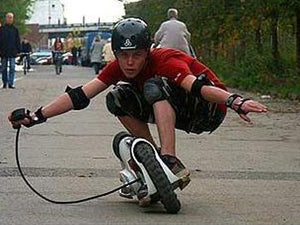 white-wheelman-50cc-skateboard-combines-great-looks-with-performance-101.png