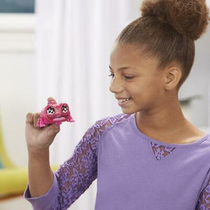 yellies-lizabelle-voice-activated-lizard-pet-toy-44.png