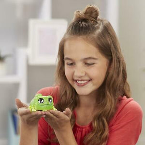 yellies-sal-e-mander-voice-activated-lizard-pet-toy-42.png