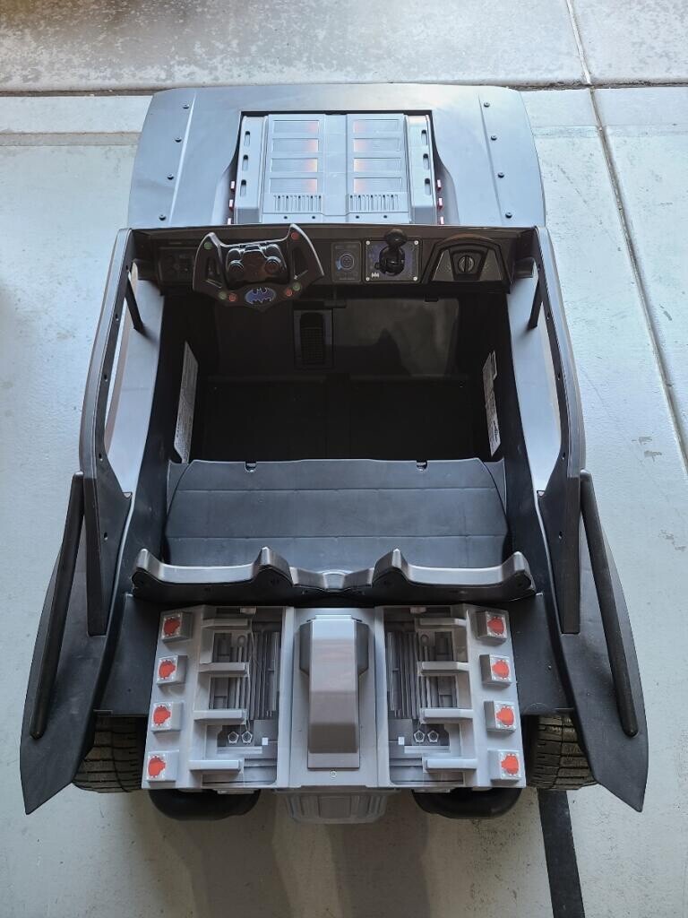 12V Battery-Powered Batman Batmobile Ride-On with Remote Control Trend Times 5
