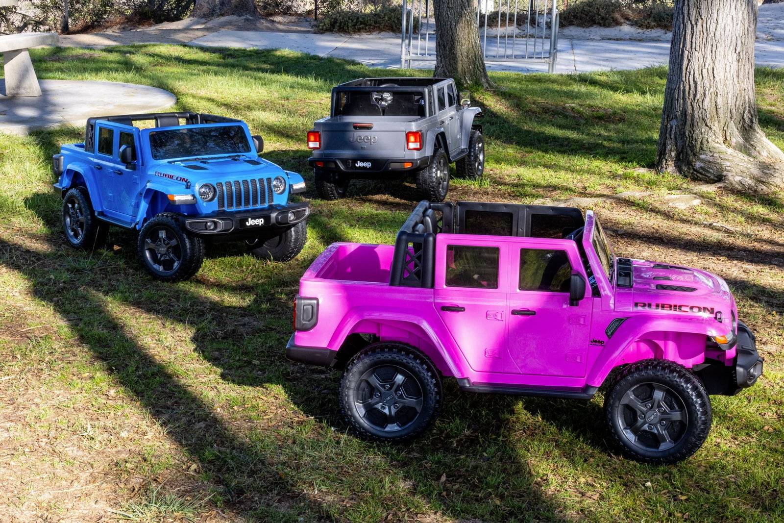 12V Gladiator Rubicon Battery-Powered 2-Seater Ride-On Vehicle in Blue Trend Times 5