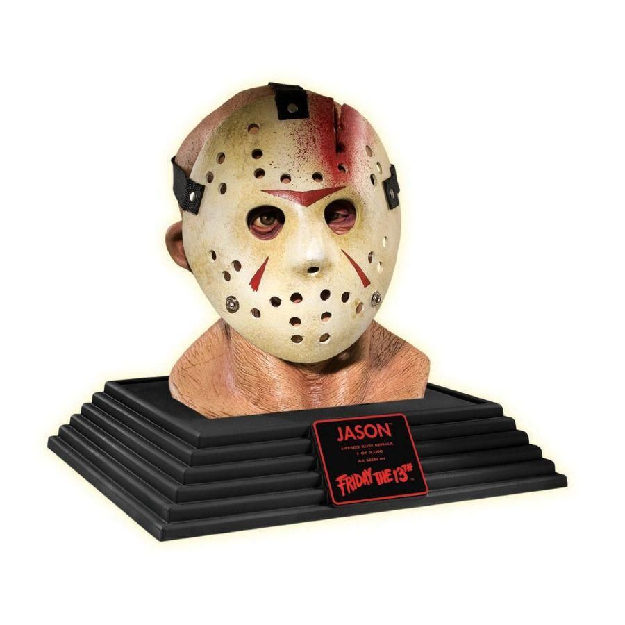 jason-collector-s-bust-35.png