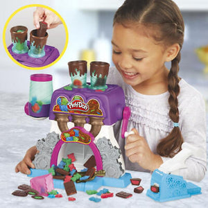 play-doh-kitchen-creations-candy-delight-playset-with-5-non-toxic-play-doh-cans-70.png