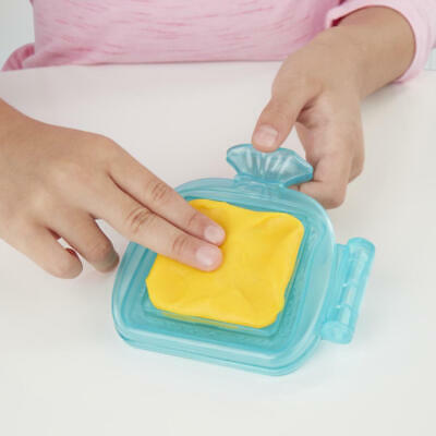 play-doh-kitchen-creations-cheesy-sandwich-play-food-set-with-non-toxic-47.png