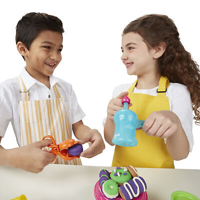 play-doh-kitchen-creations-delightful-donuts-set-with-4-colors-73.png