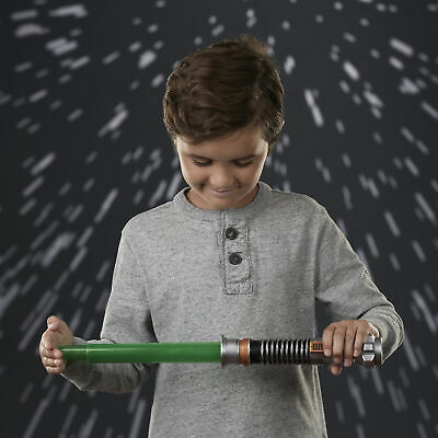 star-wars-luke-skywalker-electronic-green-lightsaber-toy-45.png