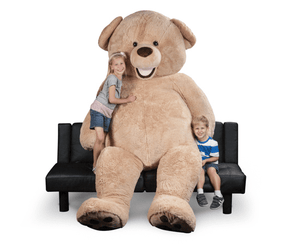 world-s-biggest-teddy-bear-ted-stuffed-animal-measures-about-8-feet-22.png